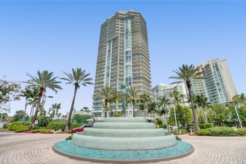 Condominio en venta en Sunny Isles Beach, Florida, 2 dormitorios, 163.51 m2 № 1797124 - foto 23