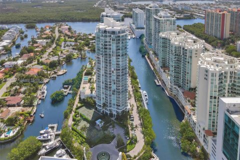 Condominio en venta en Sunny Isles Beach, Florida, 2 dormitorios, 163.51 m2 № 1797124 - foto 1