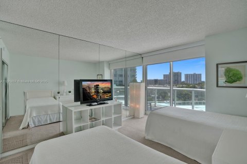 Condominio en venta en Sunny Isles Beach, Florida, 2 dormitorios, 163.51 m2 № 1797124 - foto 13