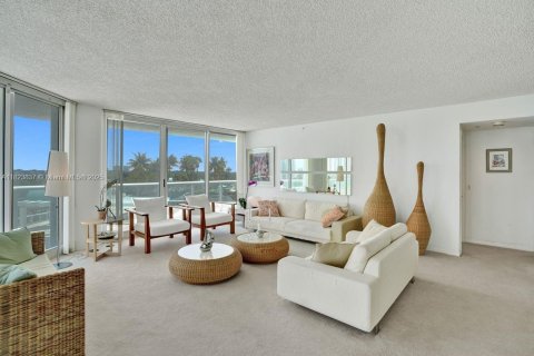 Condominio en venta en Sunny Isles Beach, Florida, 2 dormitorios, 163.51 m2 № 1797124 - foto 3