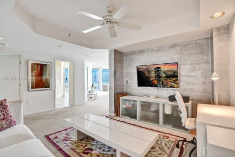 Condominio en venta en Sunny Isles Beach, Florida, 2 dormitorios, 163.51 m2 № 1797124 - foto 8