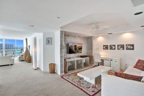 Condominio en venta en Sunny Isles Beach, Florida, 2 dormitorios, 163.51 m2 № 1797124 - foto 7