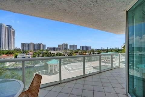 Condominio en venta en Sunny Isles Beach, Florida, 2 dormitorios, 163.51 m2 № 1797124 - foto 6