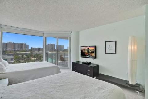 Condominio en venta en Sunny Isles Beach, Florida, 2 dormitorios, 163.51 m2 № 1797124 - foto 12