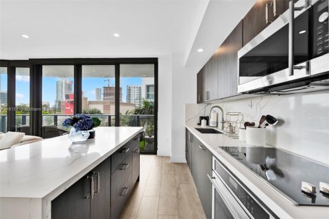 Copropriété à louer à Miami, Floride: 2 chambres, 101.73 m2 № 1959791 - photo 11