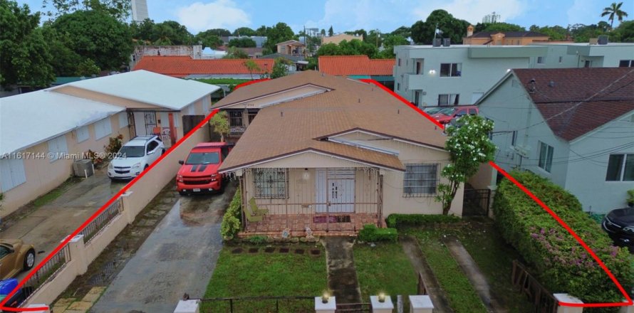 Commercial property in Miami, Florida 265.42 sq.m. № 1859266
