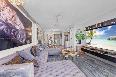 Купить кондоминиум в Майами-Бич, Флорида 2 спальни, 82.68м2, № 1775216 - фото 5