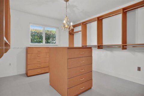 Villa ou maison à vendre à Miami, Floride: 4 chambres, 202.06 m2 № 2025286 - photo 23