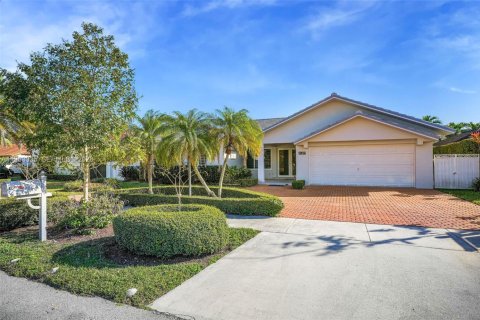 Villa ou maison à vendre à Miami, Floride: 4 chambres, 202.06 m2 № 2025286 - photo 10