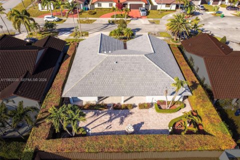 Villa ou maison à Miami, Floride 4 chambres, 202.06 m2 № 2025286