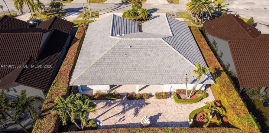 Villa ou maison à Miami, Floride 4 chambres, 202.06 m2 № 2025286