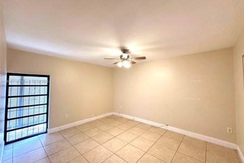 House in Miami Lakes, Florida 3 bedrooms, 135.64 sq.m. № 1878679 - photo 19