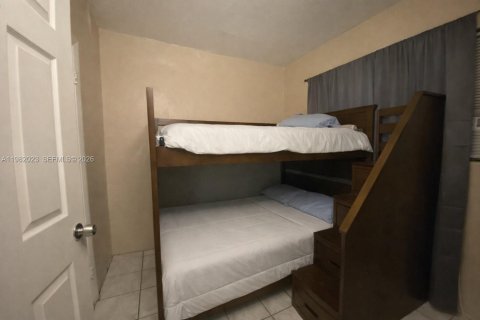 Снять в аренду виллу или дом в Хомстед, Флорида 2 спальни, 222.69м2, № 2045517 - фото 6