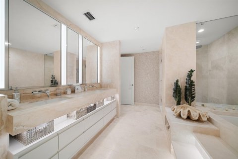 Condo in South Palm Beach, Florida, 3 bedrooms  № 2158410 - photo 23