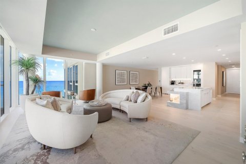 Condo in South Palm Beach, Florida, 3 bedrooms  № 2158410 - photo 9