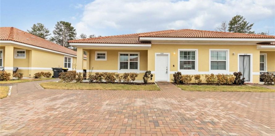 Condominio en Kissimmee, Florida, 2 dormitorios № 2108341