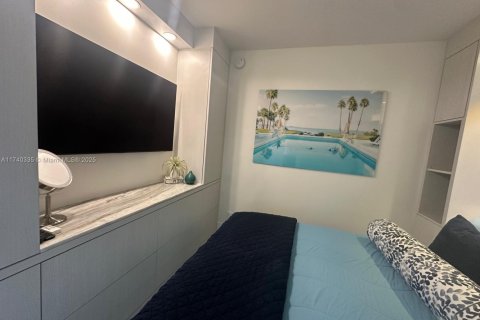 Condominio en alquiler en Miami Beach, Florida, 2 dormitorios, 79.99 m2 № 1488471 - foto 11