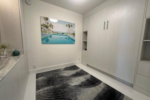 Condominio en alquiler en Miami Beach, Florida, 2 dormitorios, 79.99 m2 № 1488471 - foto 13