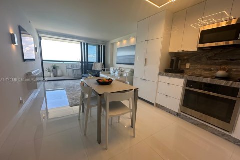 Condominio en alquiler en Miami Beach, Florida, 2 dormitorios, 79.99 m2 № 1488471 - foto 5