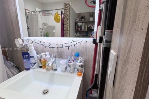 Casa en venta en Cutler Bay, Florida, 3 dormitorios, 115.29 m2 № 2269876 - foto 19