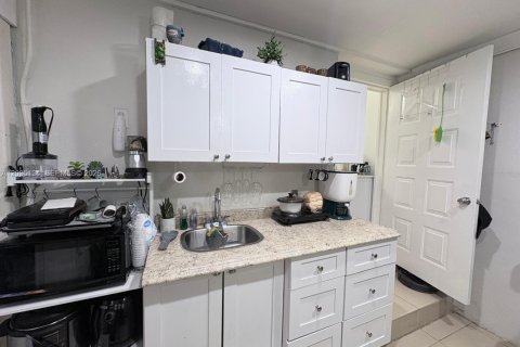 Casa en venta en Cutler Bay, Florida, 3 dormitorios, 115.29 m2 № 2269876 - foto 15