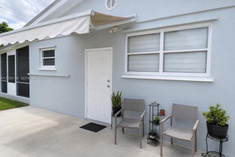 Casa en venta en Cutler Bay, Florida, 3 dormitorios, 115.29 m2 № 2269876 - foto 9