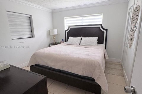 Casa en venta en Cutler Bay, Florida, 3 dormitorios, 115.29 m2 № 2269876 - foto 8