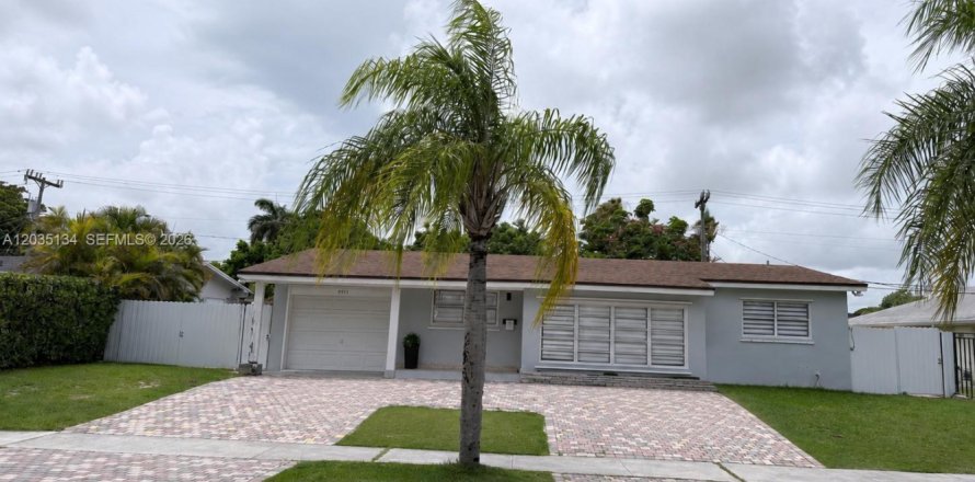 Casa en Cutler Bay, Florida 3 dormitorios, 115.29 m2 № 2269876