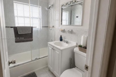 Casa en venta en Cutler Bay, Florida, 3 dormitorios, 115.29 m2 № 2269876 - foto 6