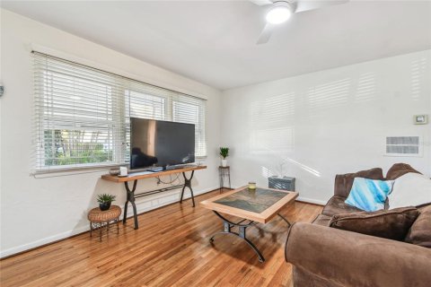 Villa ou maison à vendre à Belleair, Floride: 2 chambres, 120.87 m2 № 1723101 - photo 6