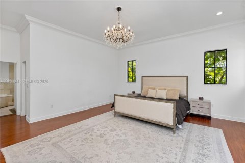 House in Coral Gables, Florida 4 bedrooms, 338.07 sq.m. № 2019688 - photo 30
