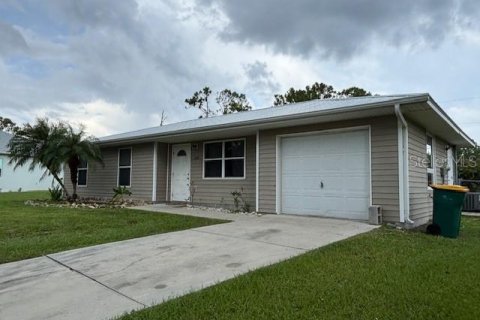 Casa en alquiler en Port Charlotte, Florida, 3 dormitorios, 91.42 m2 № 1908889 - foto 2