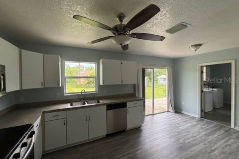 Casa en alquiler en Port Charlotte, Florida, 3 dormitorios, 91.42 m2 № 1908889 - foto 23