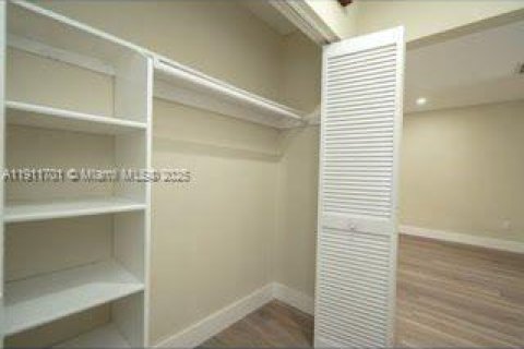 Villa ou maison à louer à Miami Gardens, Floride: 3 chambres, 101.82 m2 № 1969435 - photo 9