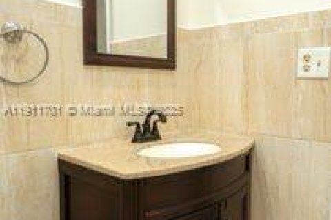 Villa ou maison à louer à Miami Gardens, Floride: 3 chambres, 101.82 m2 № 1969435 - photo 8