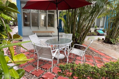 Townhouse in Bay Harbor Islands, Florida 2 bedrooms, 51.28 sq.m. № 1996774