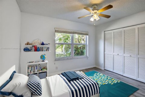House in Weston, Florida 4 bedrooms, 215.72 sq.m. № 1881988 - photo 13