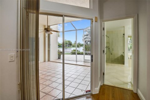 House in Weston, Florida 4 bedrooms, 215.72 sq.m. № 1881988 - photo 11