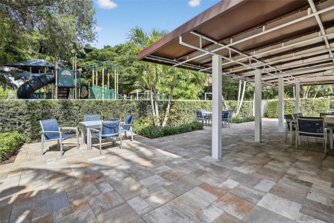 House in Weston, Florida 4 bedrooms, 215.72 sq.m. № 1881988 - photo 23