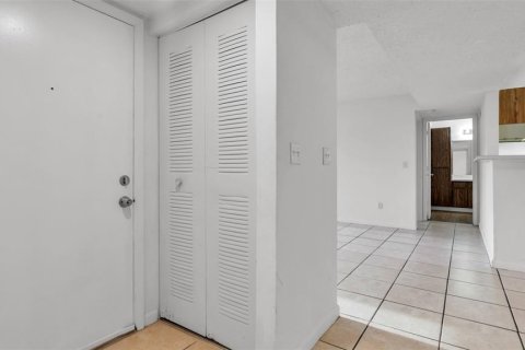 Condo in Palm Harbor, Florida, 2 bedrooms  № 1866587 - photo 4