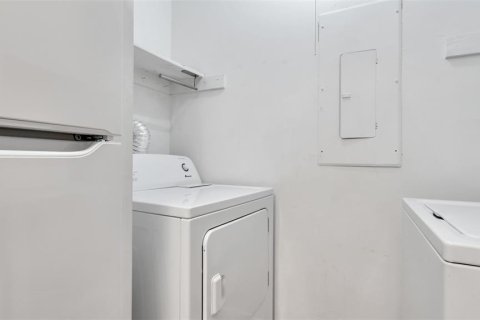 Condo in Palm Harbor, Florida, 2 bedrooms  № 1866587 - photo 15