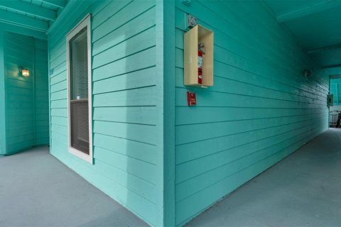 Condo in Palm Harbor, Florida, 2 bedrooms  № 1866587 - photo 23