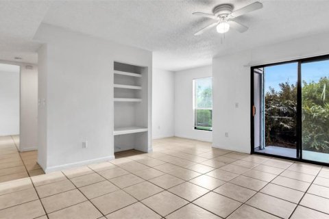 Condo in Palm Harbor, Florida, 2 bedrooms  № 1866587 - photo 5