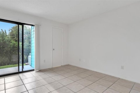 Condo in Palm Harbor, Florida, 2 bedrooms  № 1866587 - photo 10