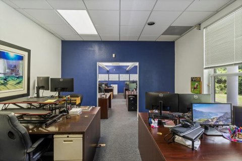 Propiedad comercial en venta en Crystal River, Florida, 705.69 m2 № 1283477 - foto 29