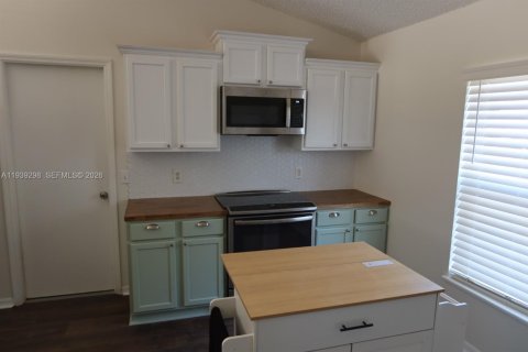 House in Palm Coast, Florida 3 bedrooms № 1997261 - photo 5