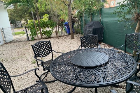 Propiedad comercial en venta en Miami, Florida, 154.59 m2 № 1985525 - foto 23