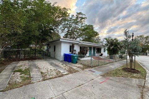 Propiedad comercial en venta en Miami, Florida, 154.59 m2 № 1985525 - foto 24