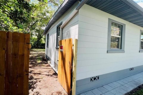 House in Intercession City, Florida 3 bedrooms, 76.92 sq.m. № 2225109 - photo 17