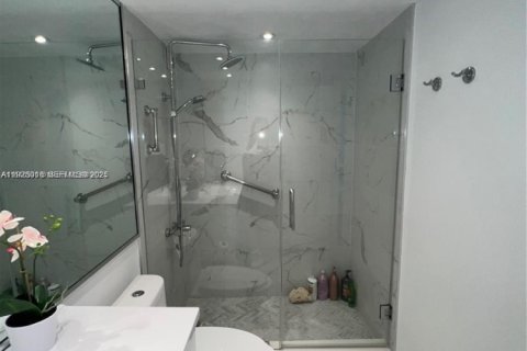 Condominio en venta en Miami Beach, Florida, 2 dormitorios, 98.85 m2 № 1983514 - foto 15